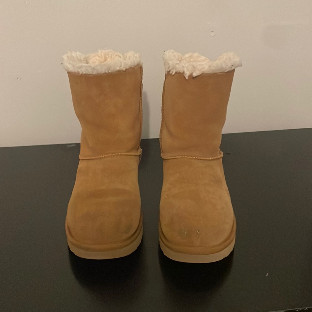 UGG BAILEY BOW II VELVET RIBBON CHESTNUT BOOTS size 6